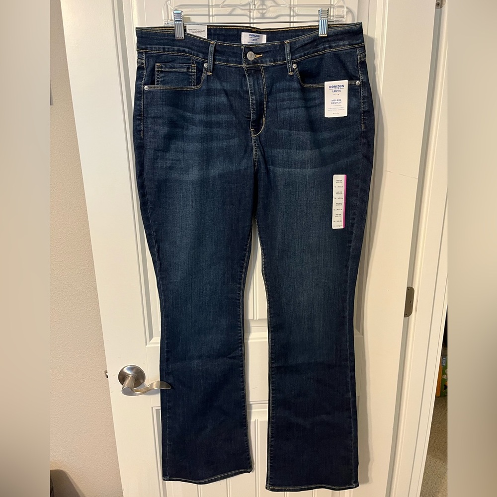 Denizen by Levi’s Women’s Bootcut Jeans- Size 16 Long- NWT